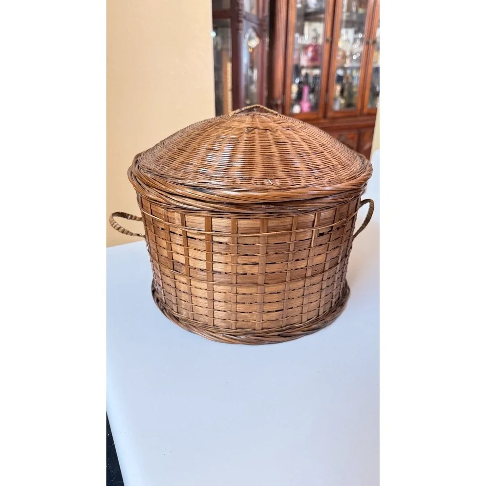 Vintage Woven Wicker Basket With Lid Handles Storage Picnic Farmhouse